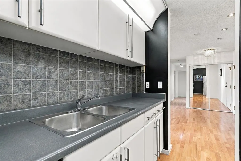 21 Dover Point SE #417