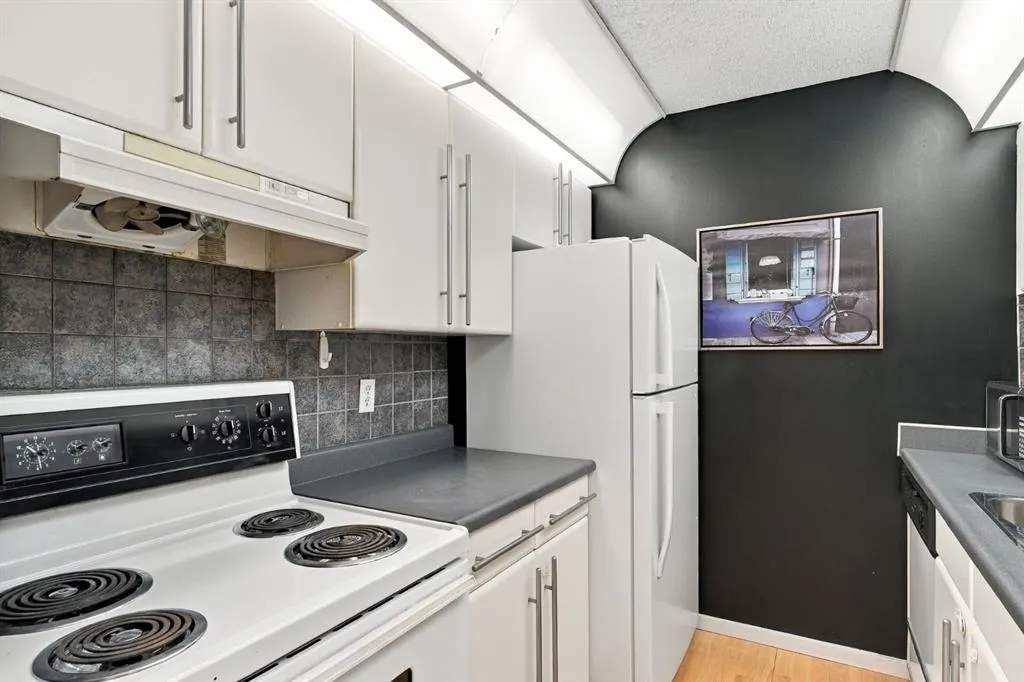 21 Dover Point SE #417