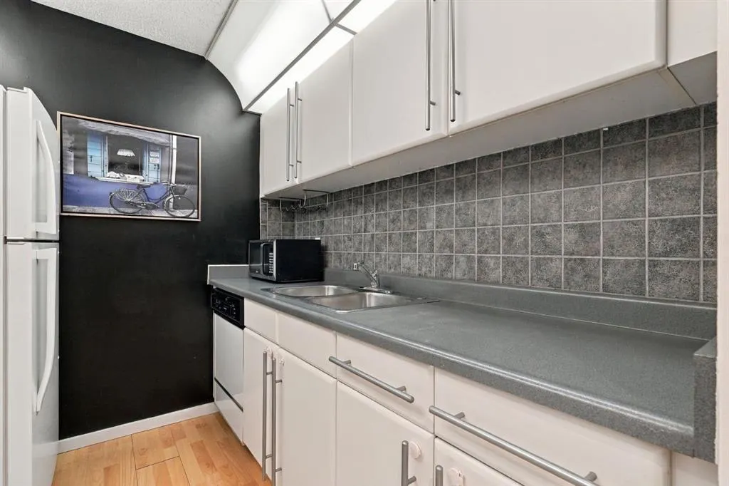 21 Dover Point SE #417