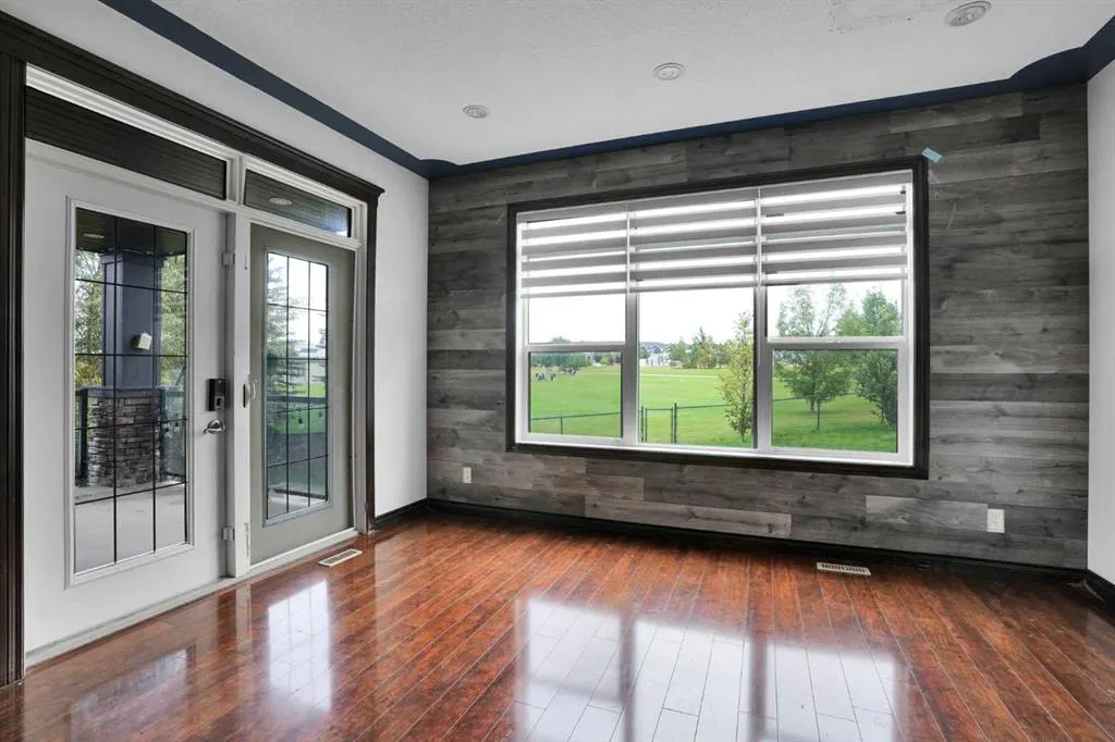 250 Kingsbury View SE