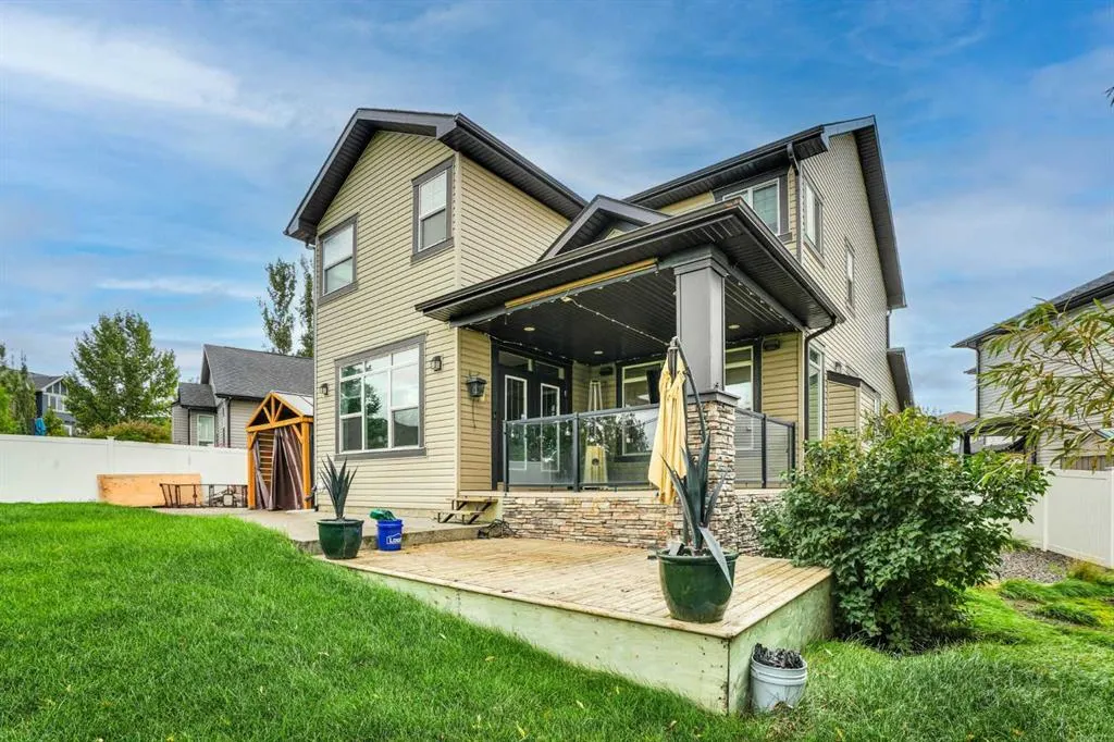 250 Kingsbury View SE