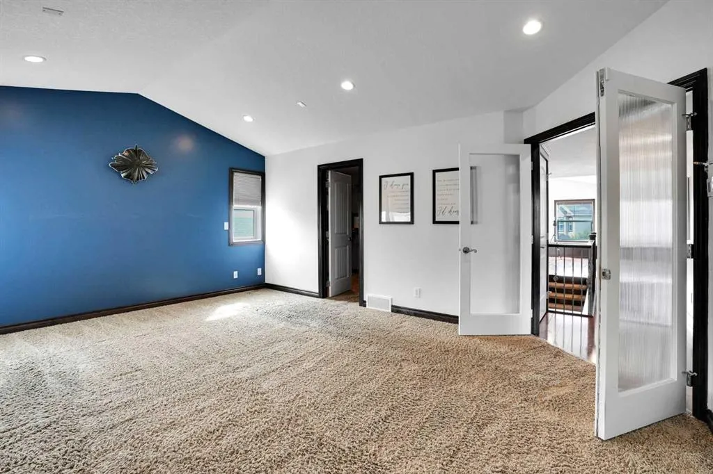 250 Kingsbury View SE