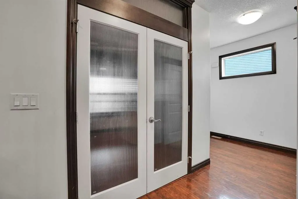 250 Kingsbury View SE