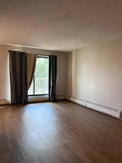 49 Bennett Street #208