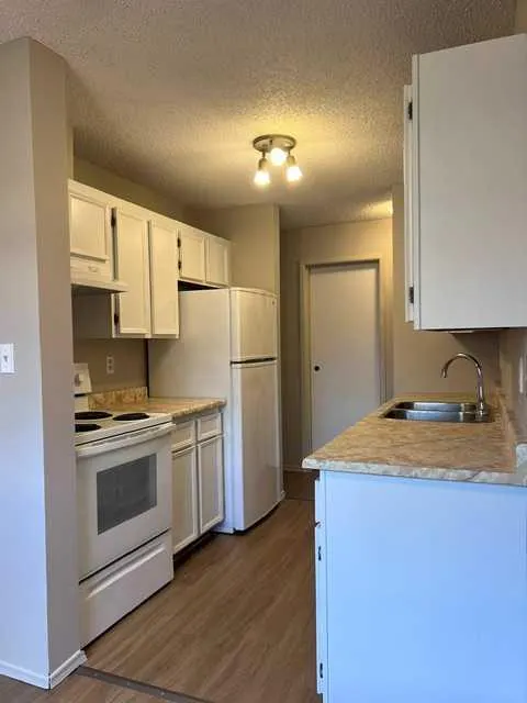 49 Bennett Street #208