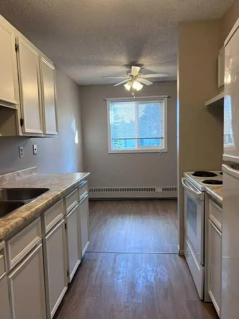 49 Bennett Street #208