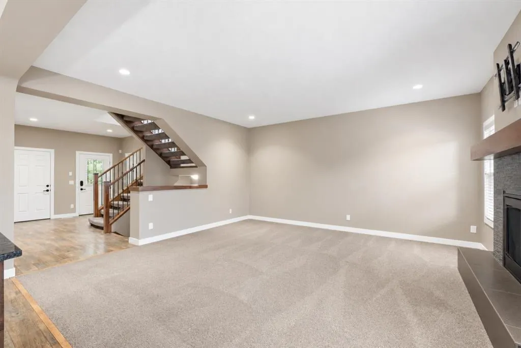 300 Aspenmere Way