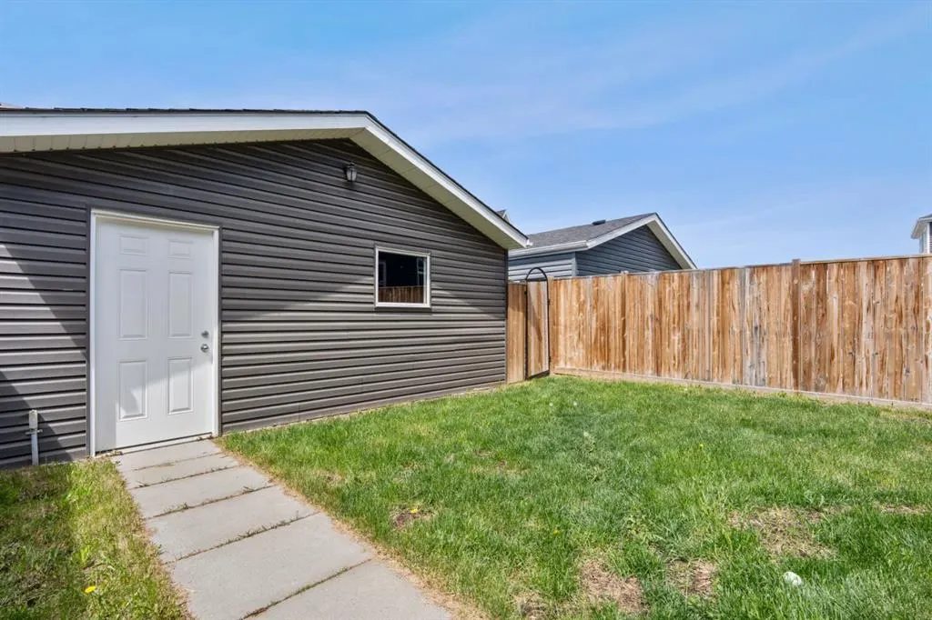 31 Red Embers Lane NE