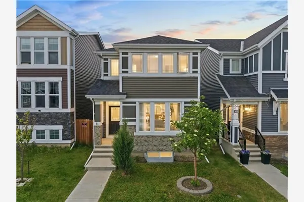 31 Red Embers Lane NE