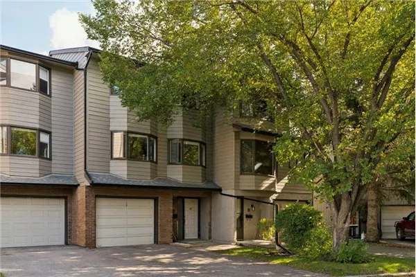 23 Glamis Drive SW