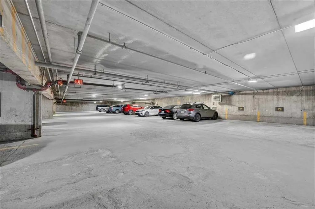 735 12 Avenue SW #402