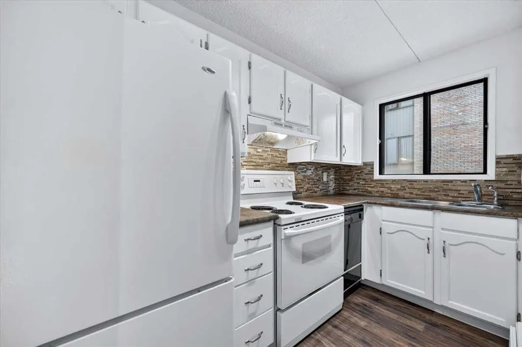 735 12 Avenue SW #402