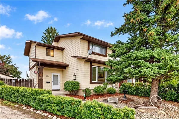 120 Aboyne Place NE