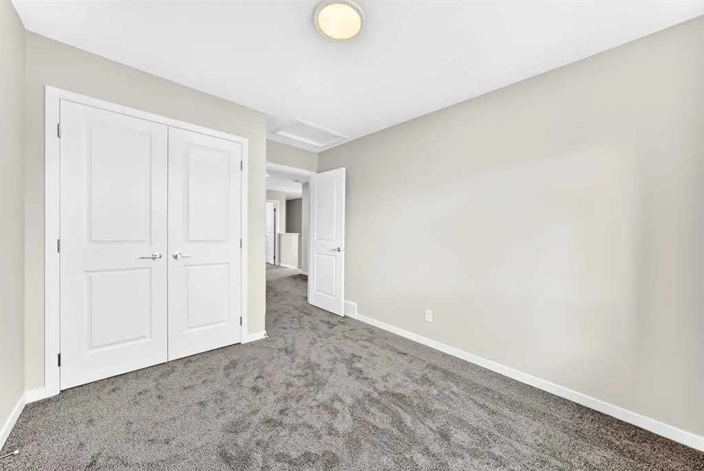 76 Mercado Road SE