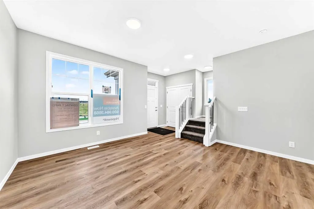 76 Mercado Road SE