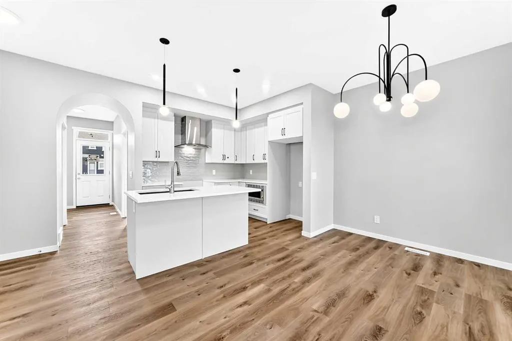 76 Mercado Road SE