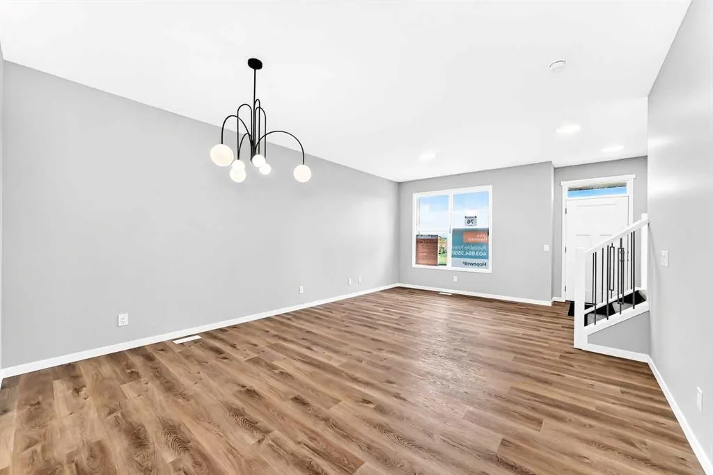 76 Mercado Road SE