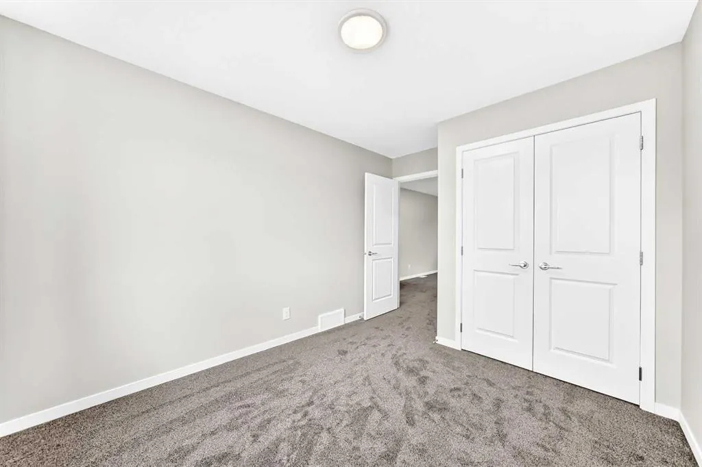 76 Mercado Road SE