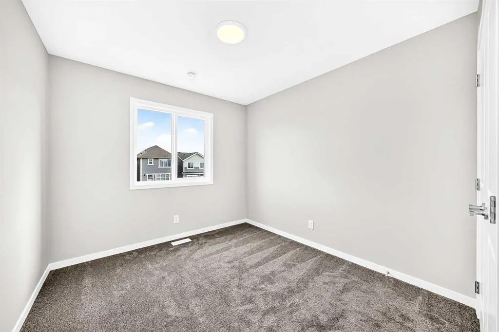 76 Mercado Road SE