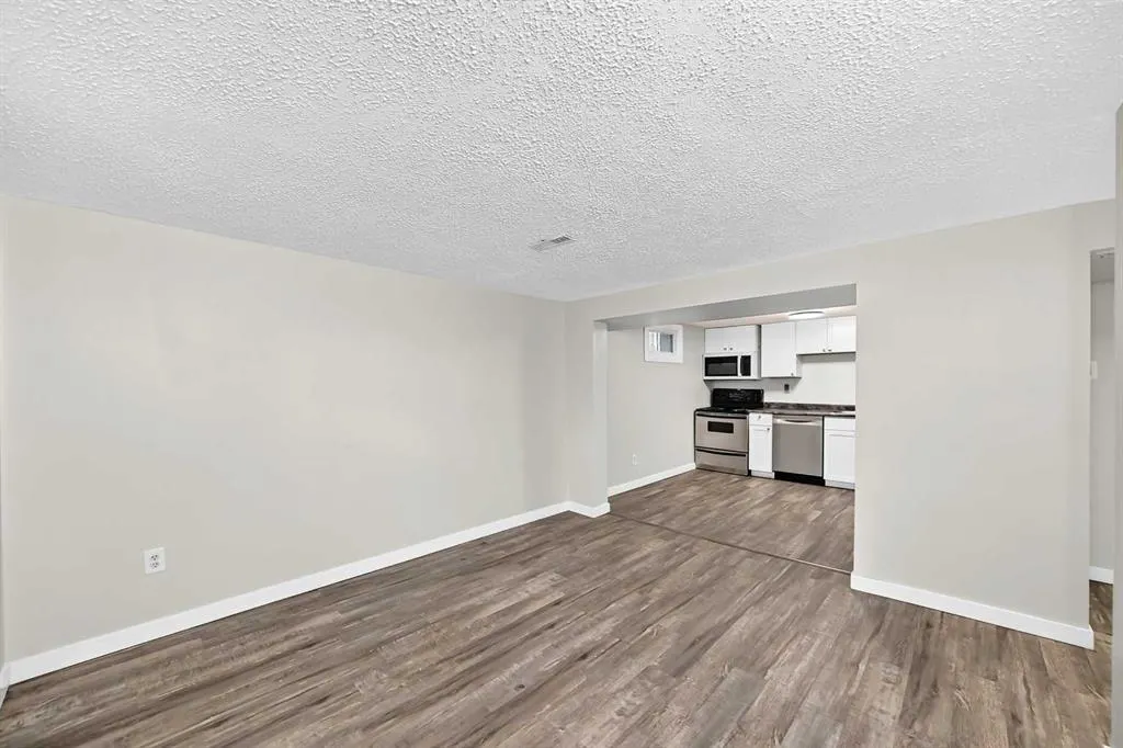 2016 46 Street SE