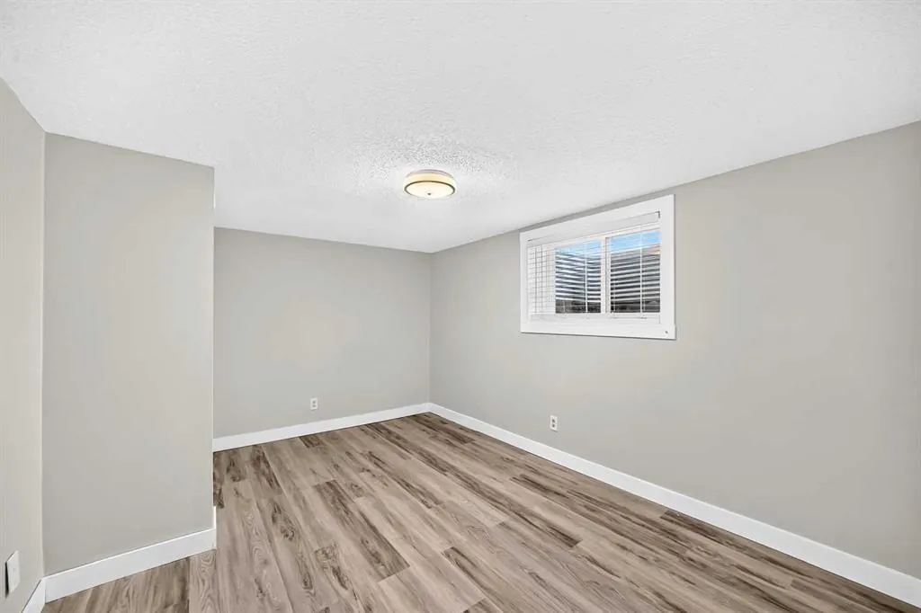 2016 46 Street SE