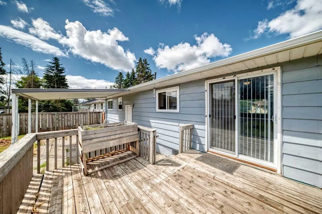 2016 46 Street SE