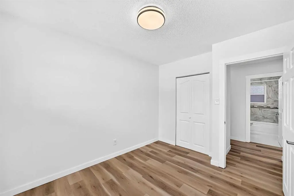 2016 46 Street SE
