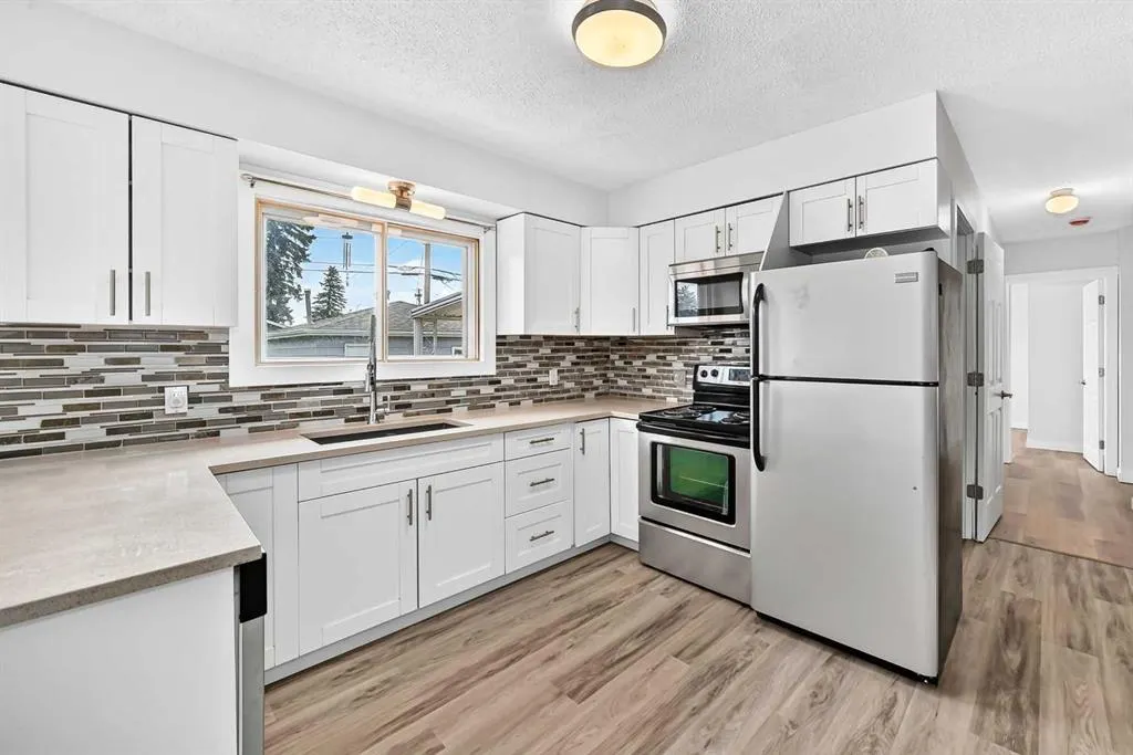 2016 46 Street SE