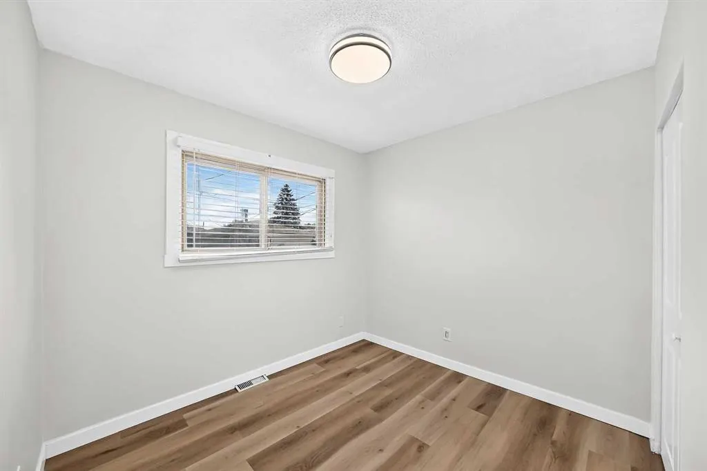2016 46 Street SE