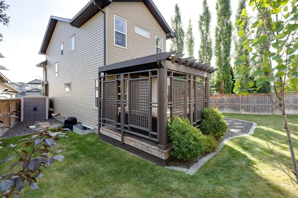 62 Panamount Plaza NW