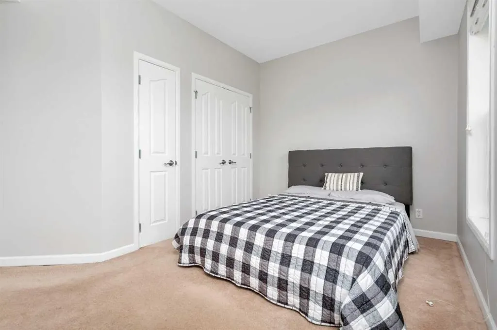 5040 53 Street #321