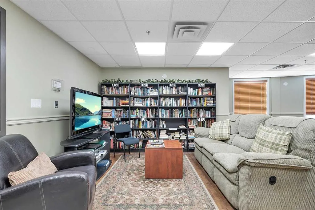 5040 53 Street #321