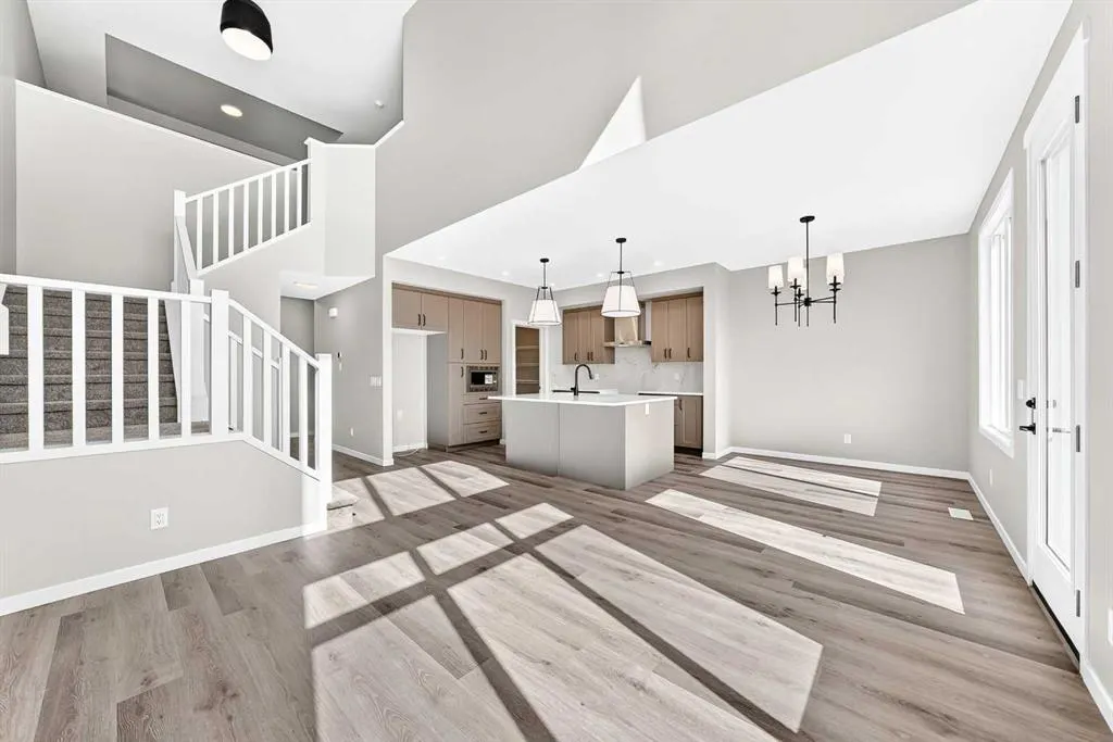 87 Mercado Crescent SE