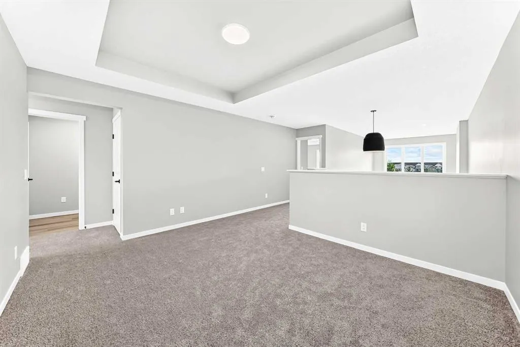 87 Mercado Crescent SE