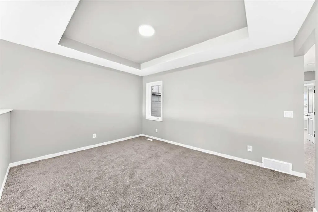 87 Mercado Crescent SE