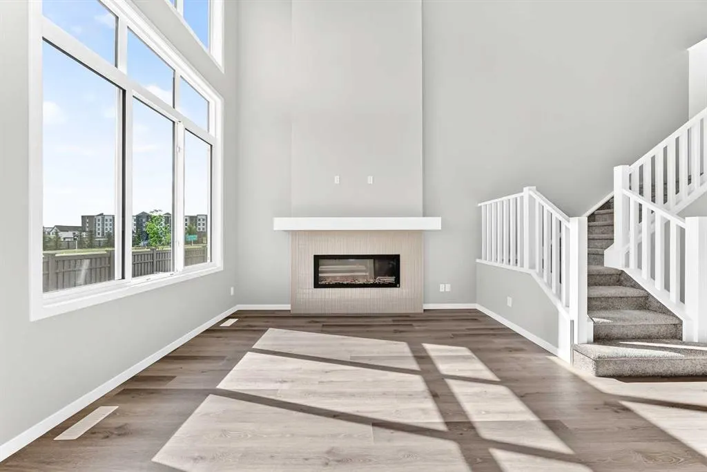 87 Mercado Crescent SE