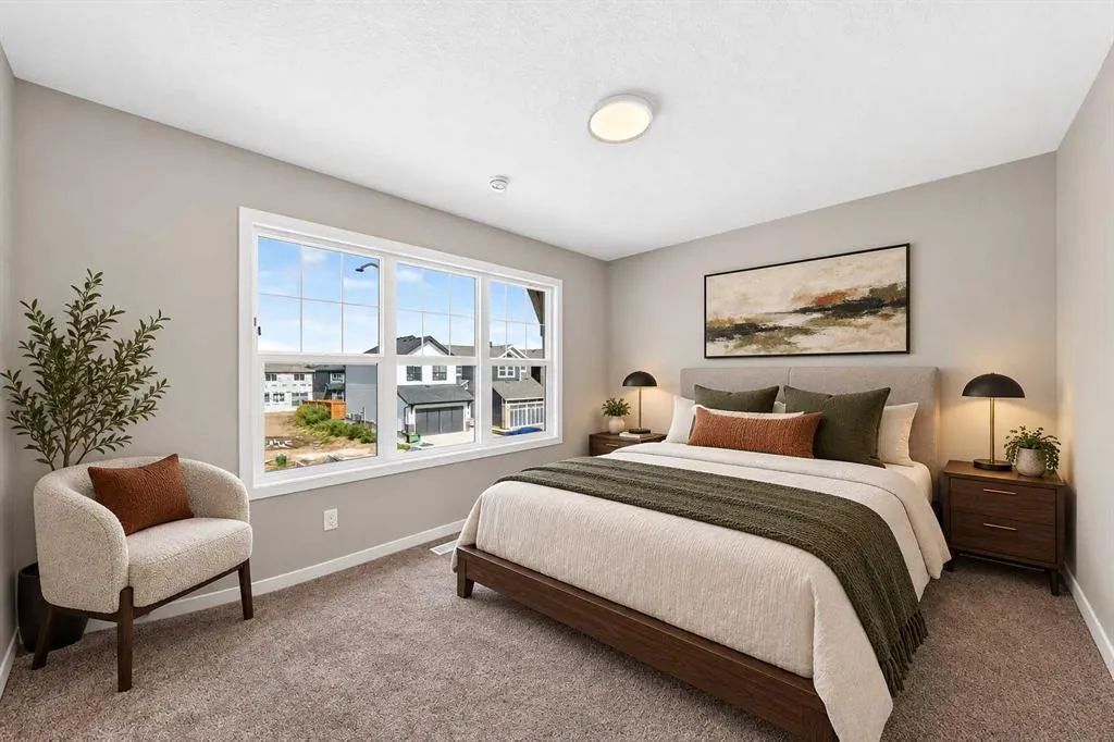 87 Mercado Crescent SE