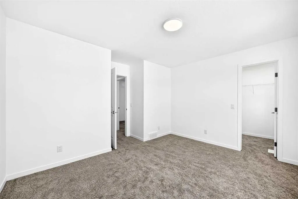 551 Mercado Avenue SE