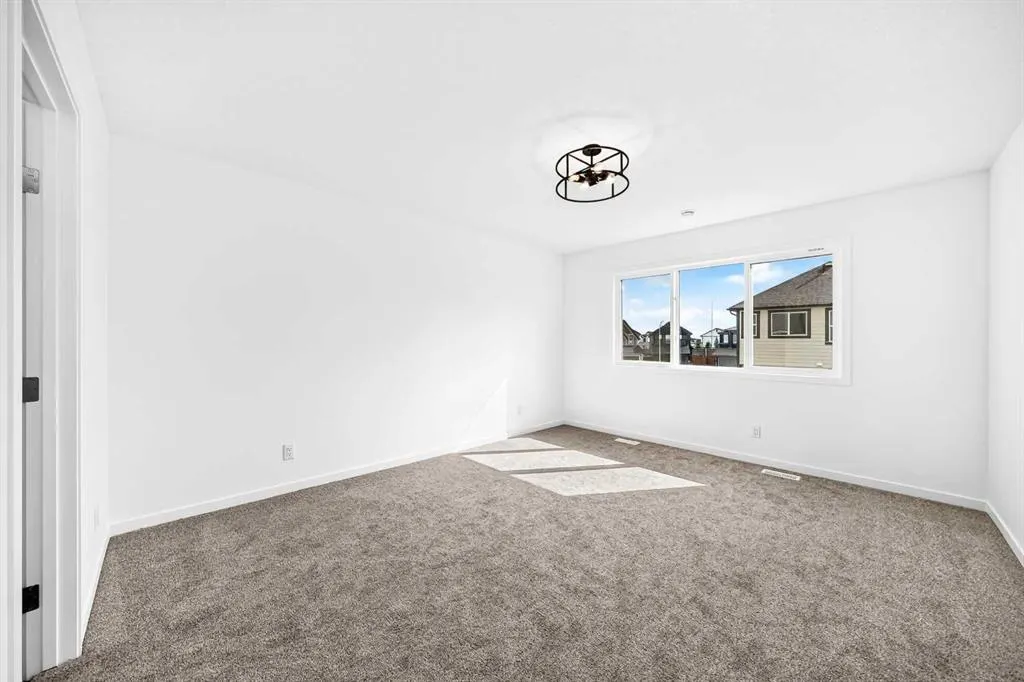 551 Mercado Avenue SE