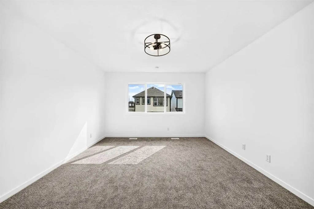 551 Mercado Avenue SE