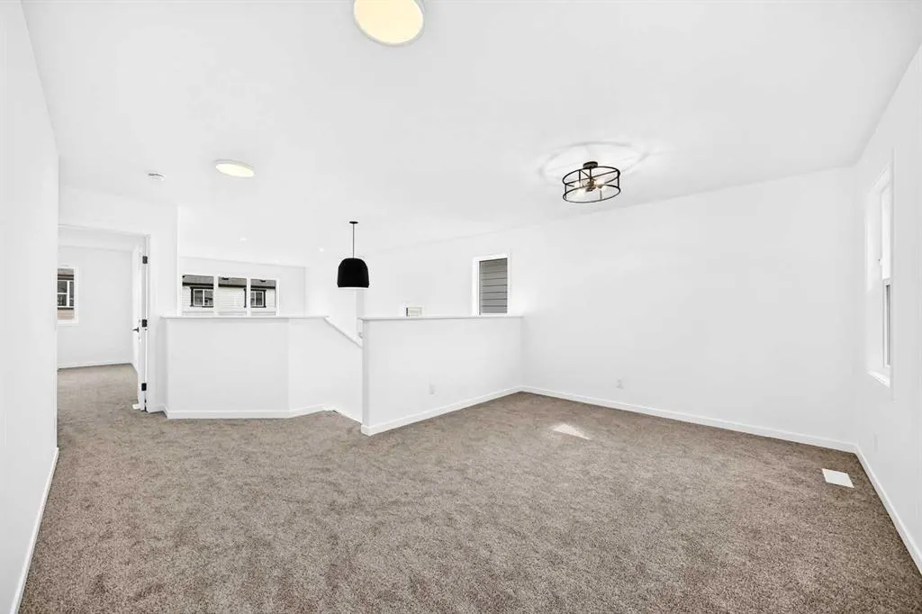 551 Mercado Avenue SE