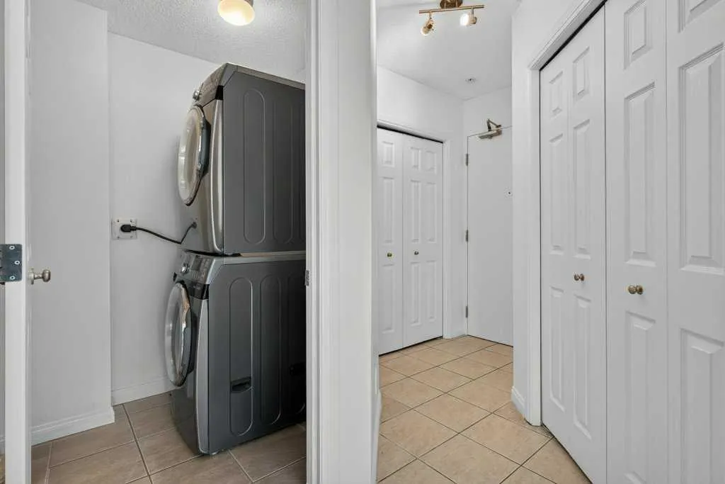 108 15 Avenue SE #707