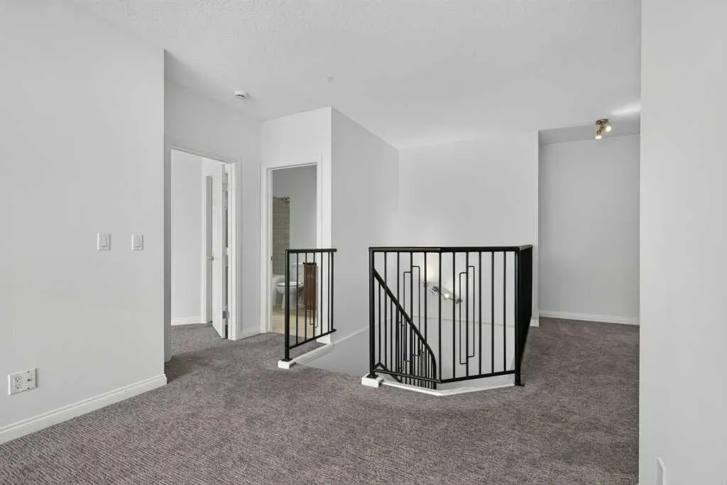 108 15 Avenue SE #707