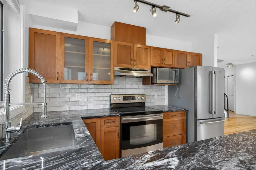 108 15 Avenue SE #707