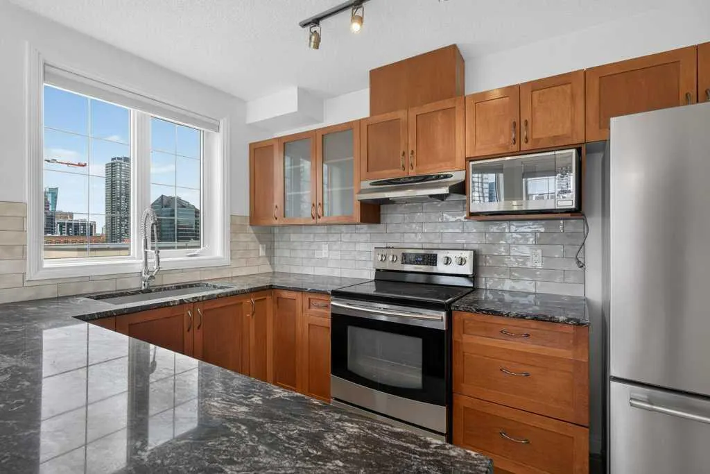 108 15 Avenue SE #707