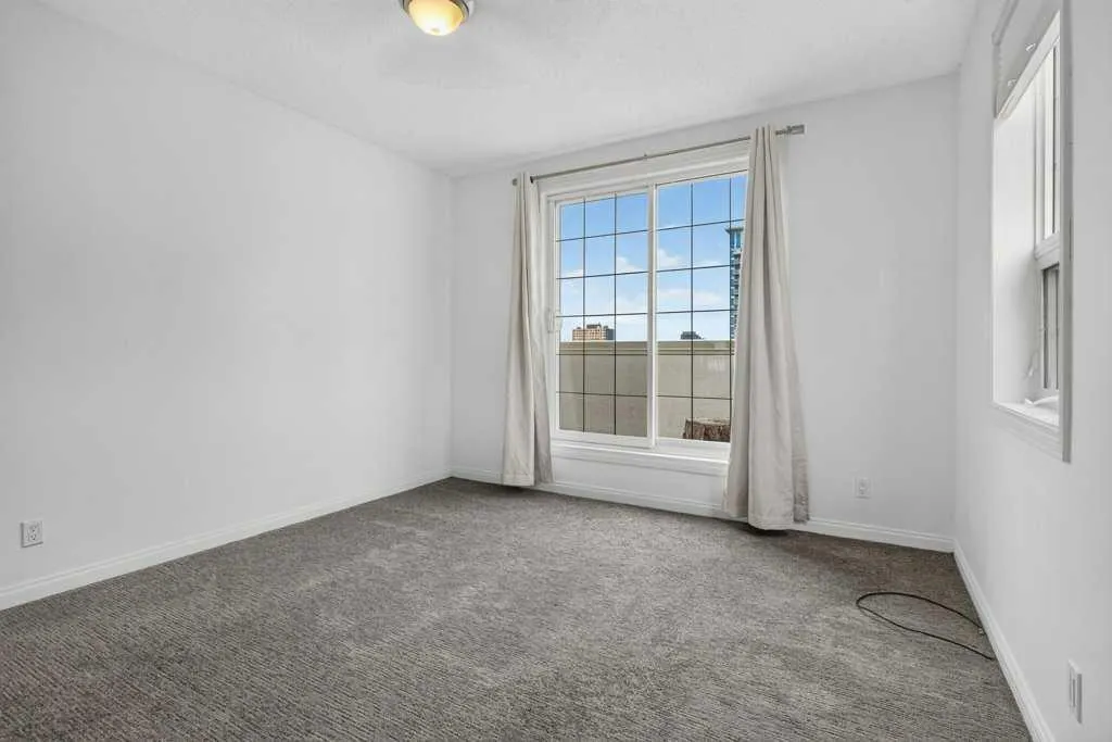 108 15 Avenue SE #707