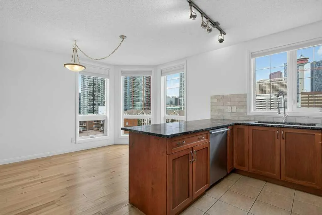 108 15 Avenue SE #707
