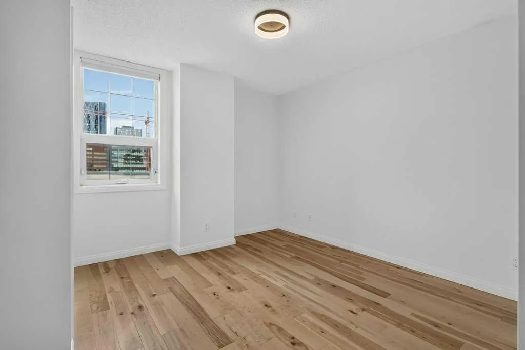 108 15 Avenue SE #707