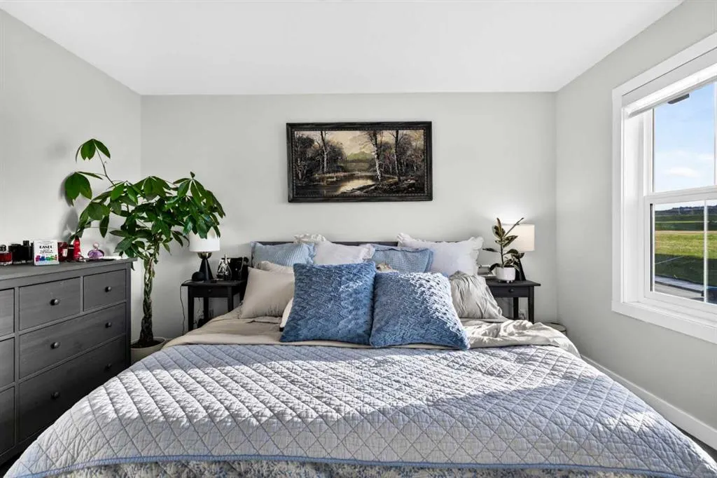 150 Edith Green NW
