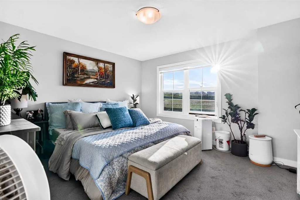 150 Edith Green NW